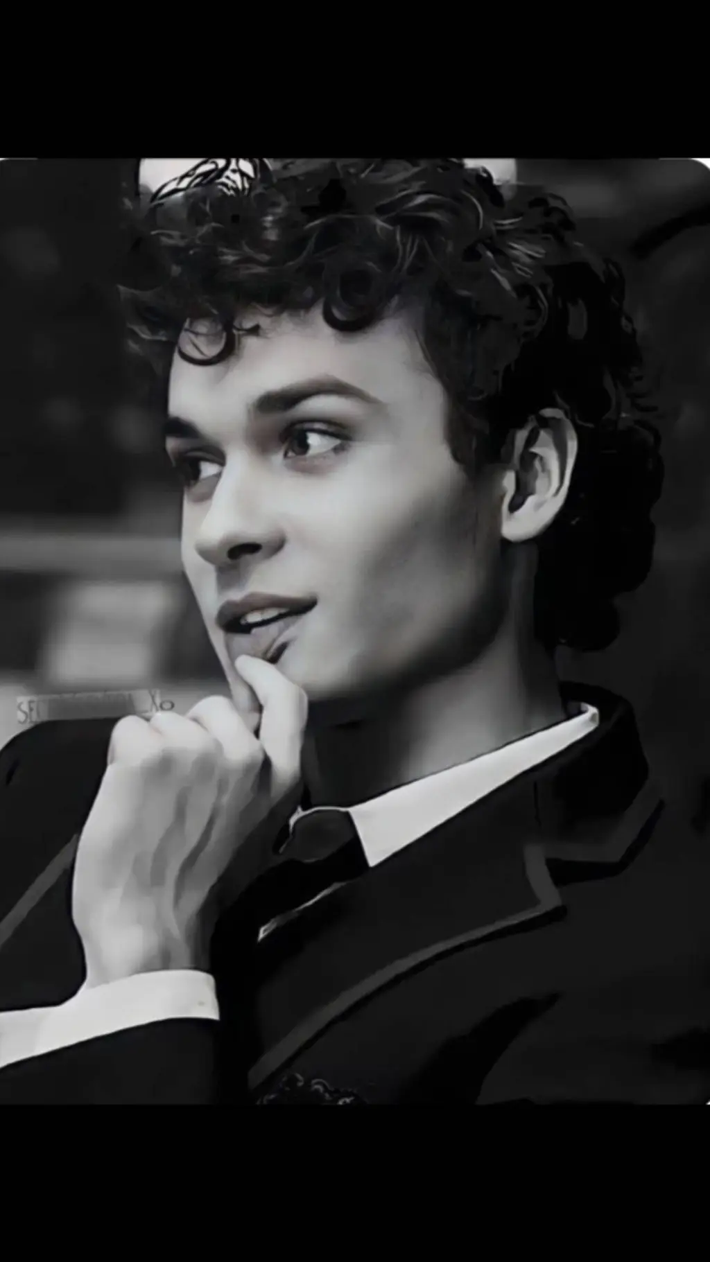 ai character: Mattheo Riddle background