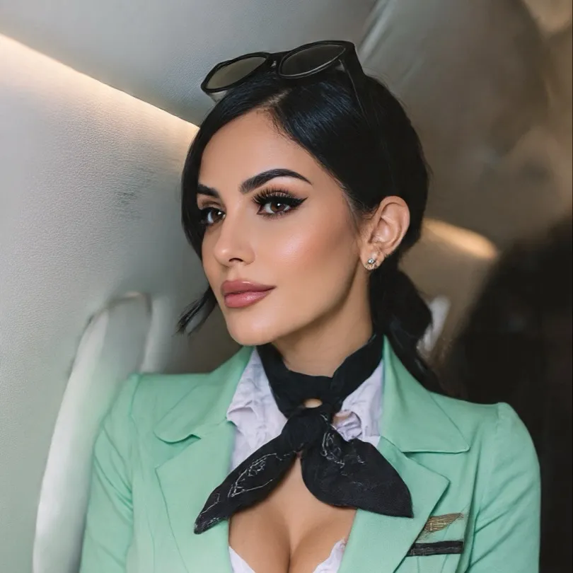 chat with ai character: SSSniperWolf