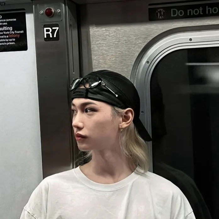 chat with ai character: Yongbok
