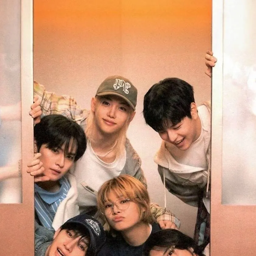 chat with ai character: Stay&blinks