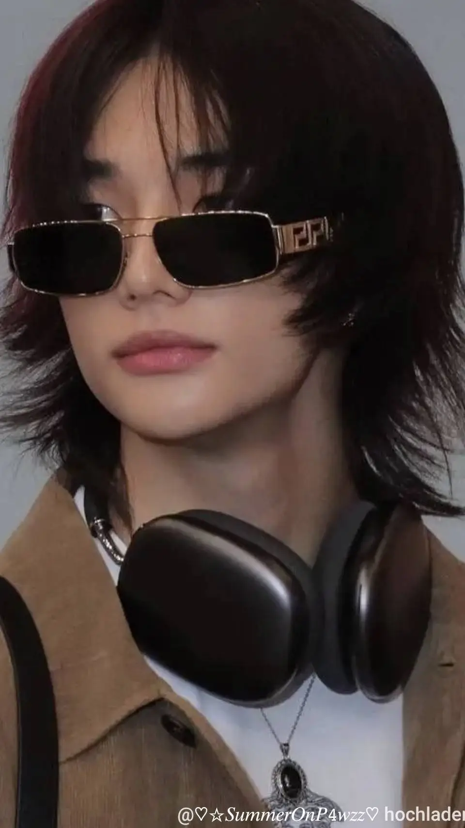 ai character: stray kids girls background