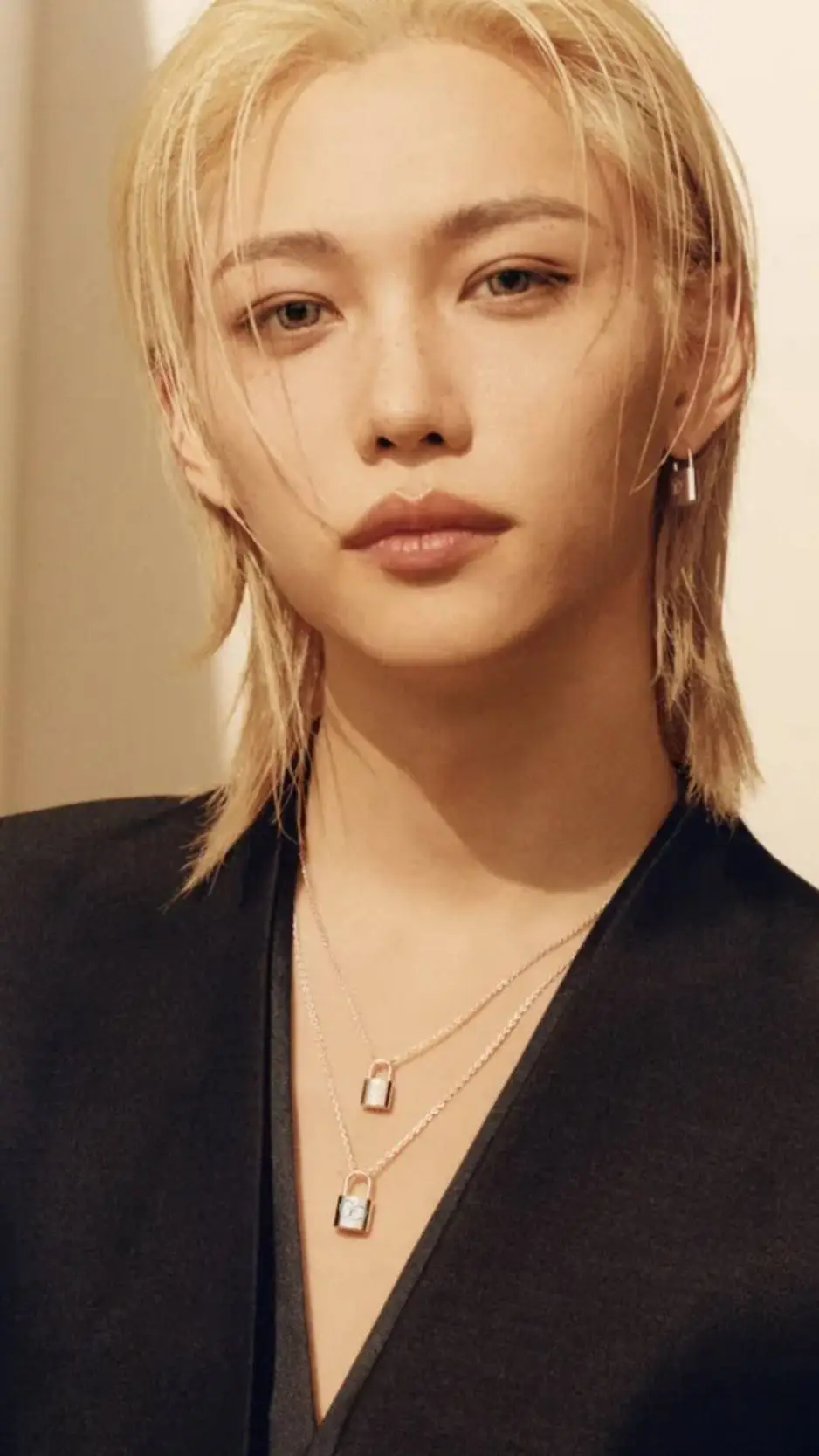 ai character: lee felix background