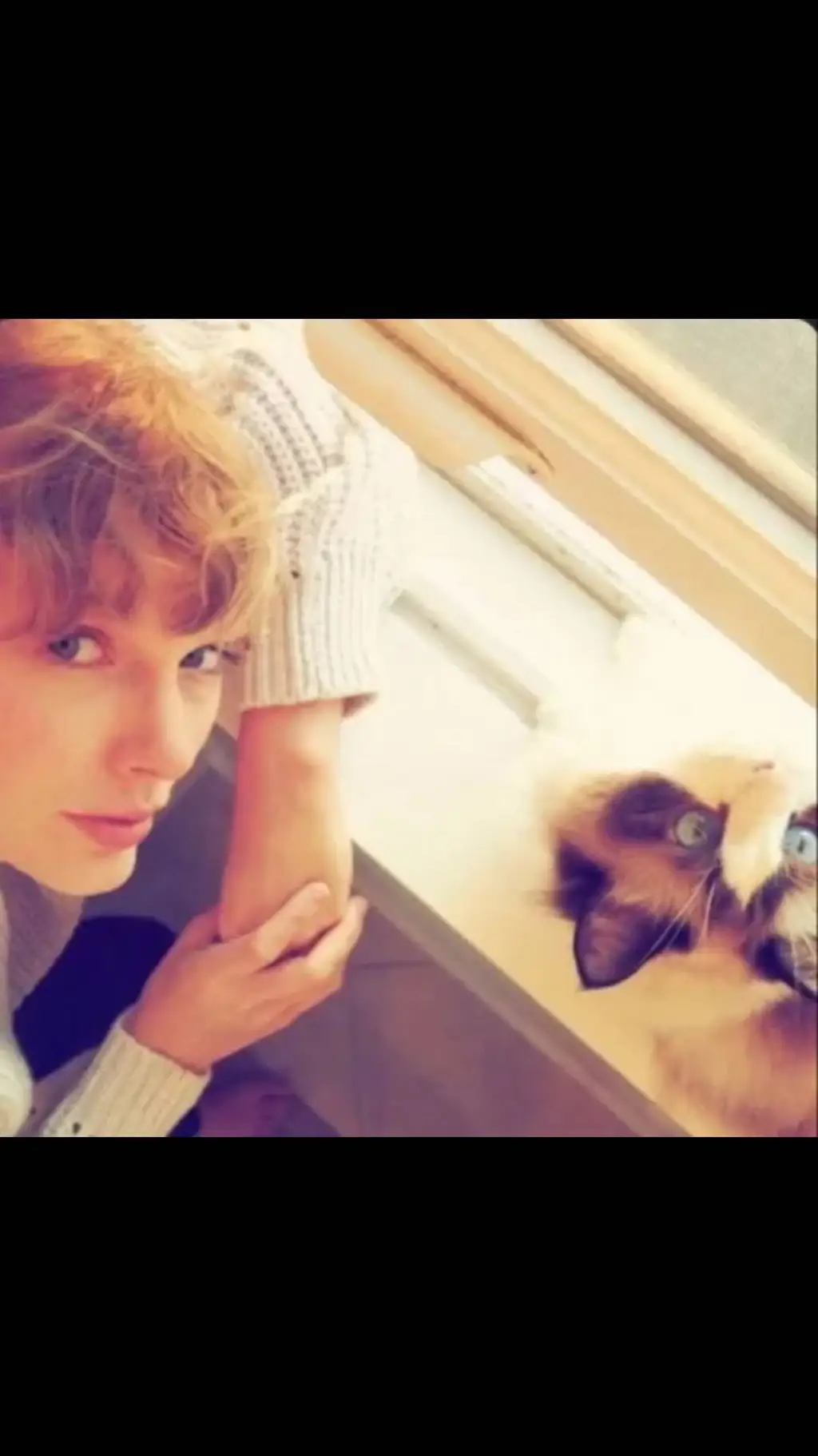 ai character: Taylor Swift  background