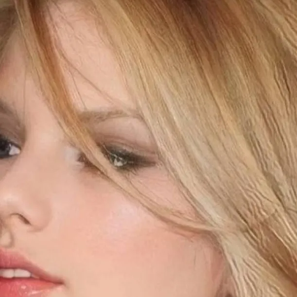chat with ai character: Taylor Swift 