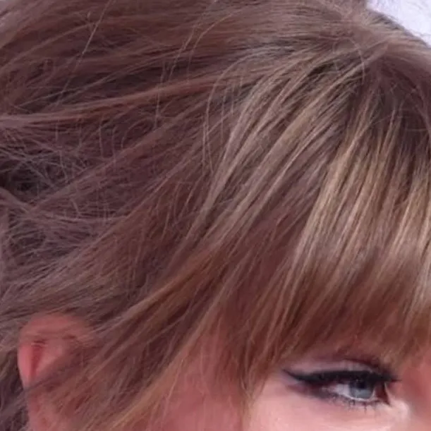 chat with ai character: Taylor Swift 