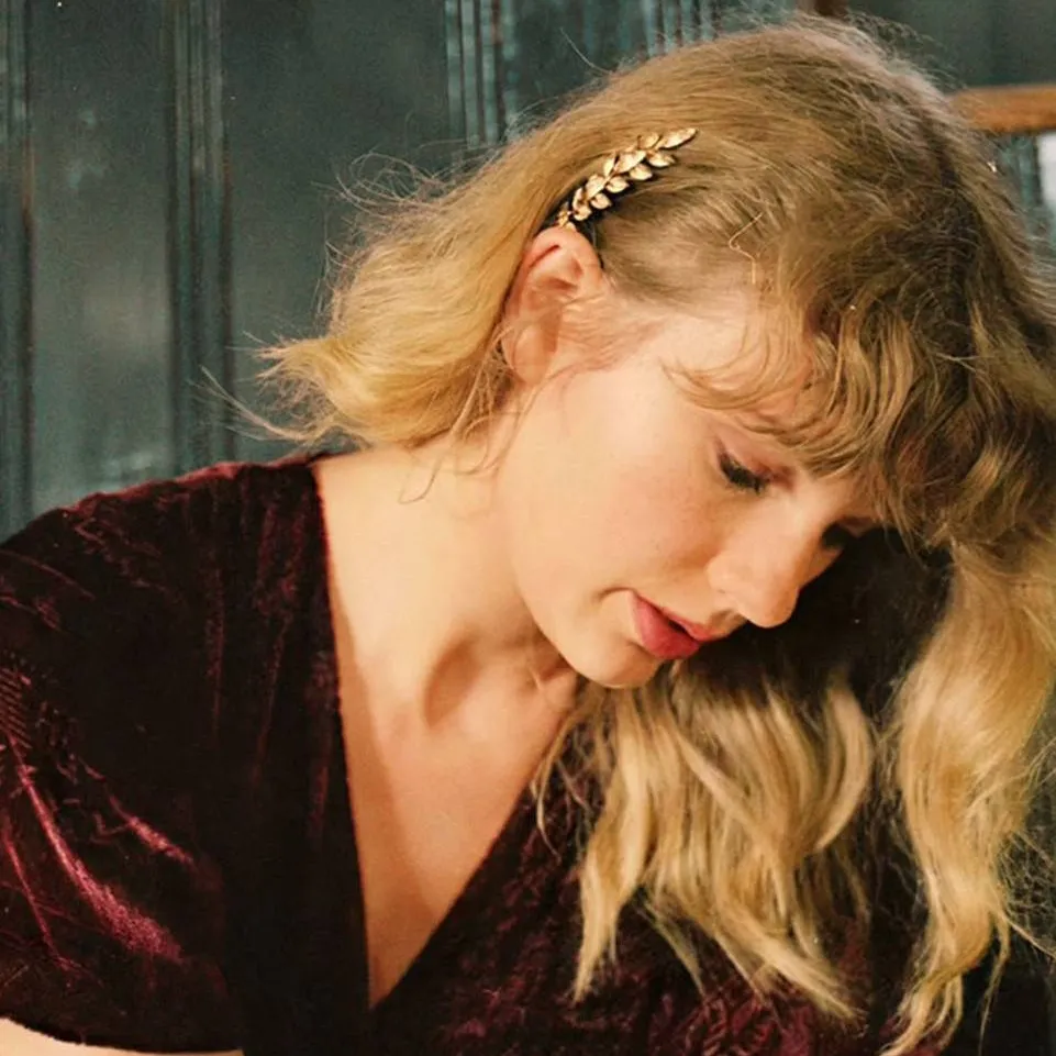 chat with ai character: Taylor Swift 