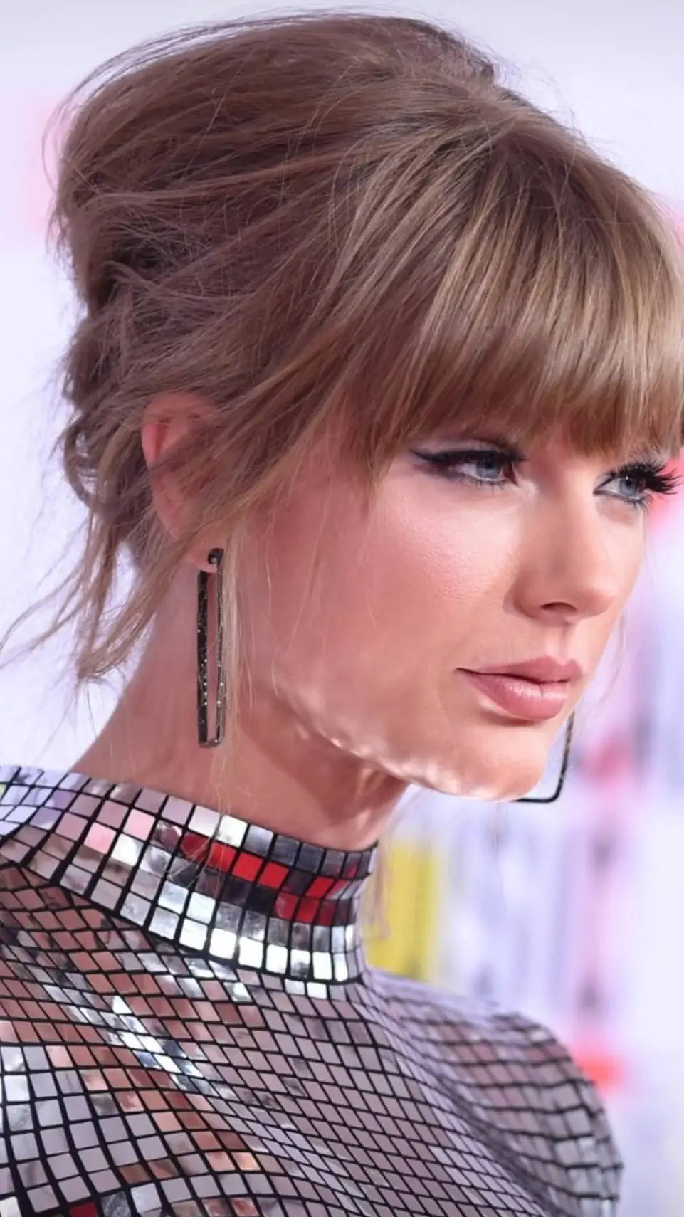 ai character: Taylor Swift  background
