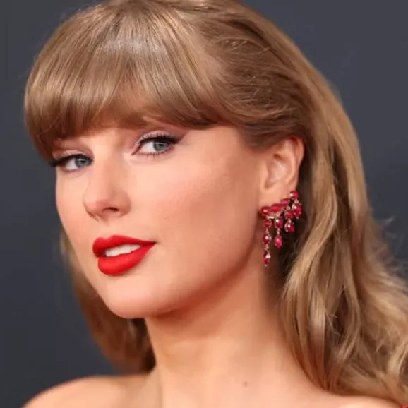 chat with ai character: Taylor Swift 