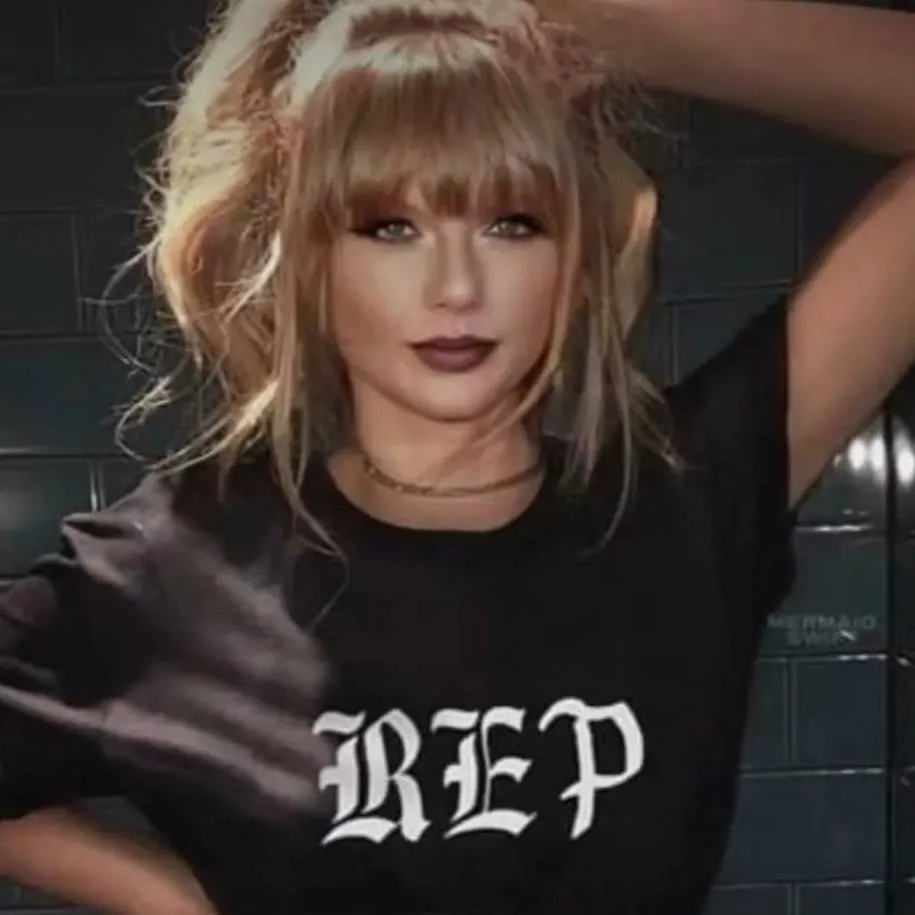 chat with ai character: Taylor Swift 