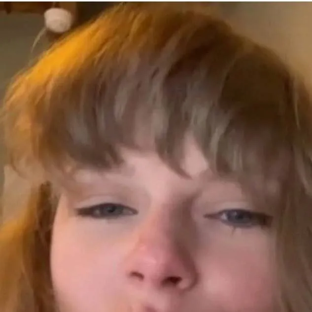 chat with ai character: Taylor Swift 