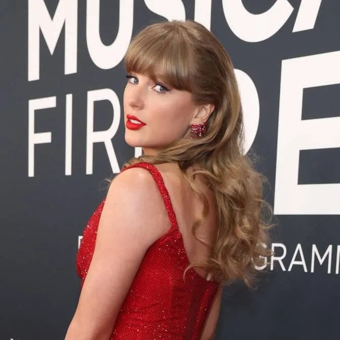 chat with ai character: Taylor Swift