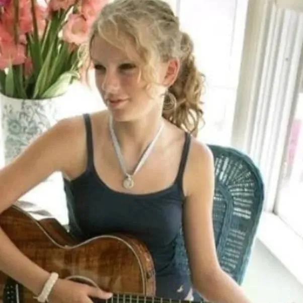chat with ai character: Taylor Swift 