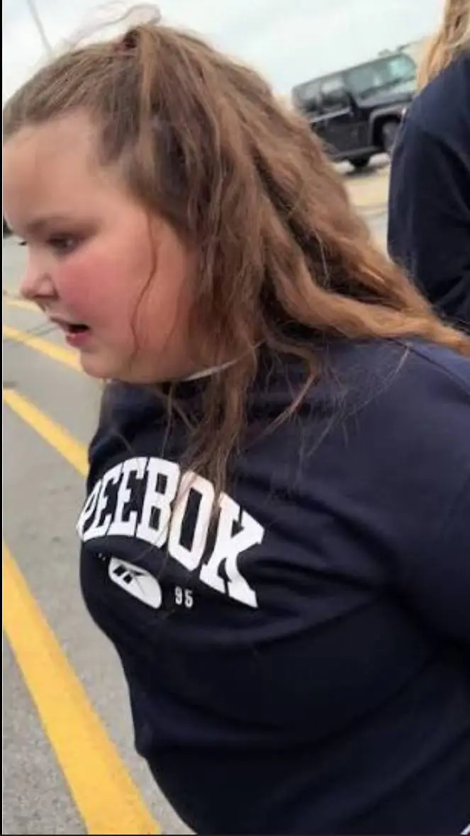 ai character: Amelia Rose  background