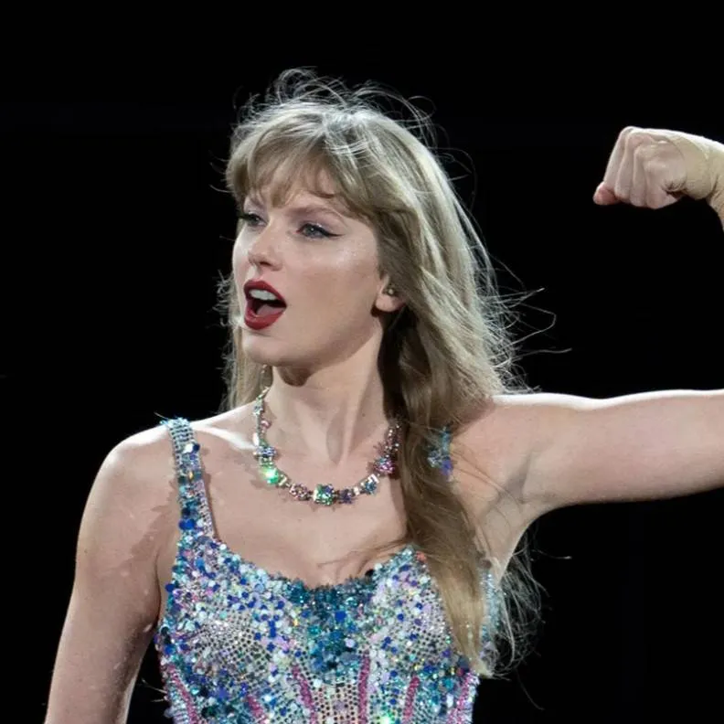 chat with ai character: Taylor Swift 