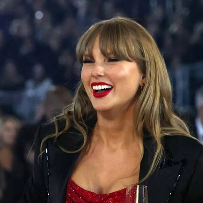 chat with ai character: Taylor Swift 