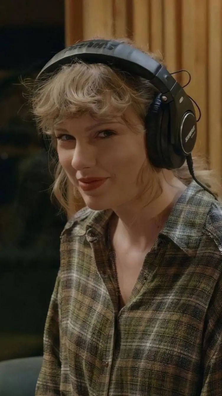 ai character: Taylor Swift  background