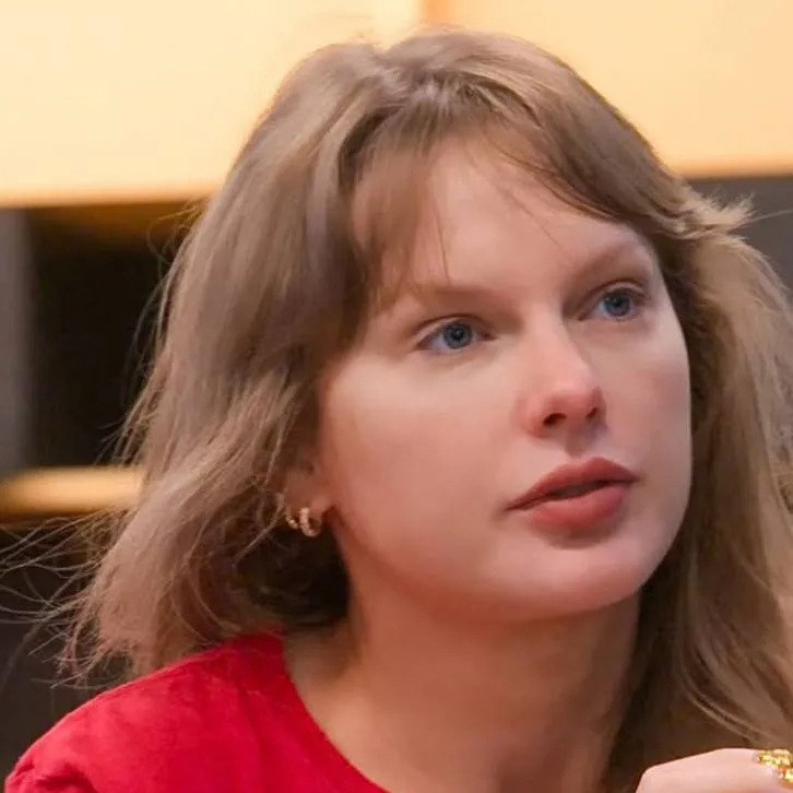 chat with ai character: Taylor Swift 