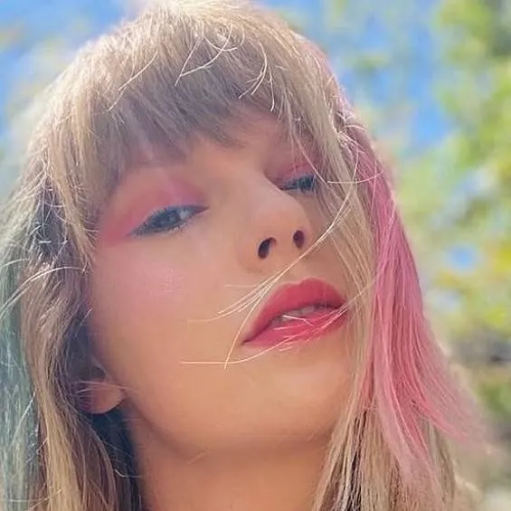 chat with ai character: Taylor Swift 