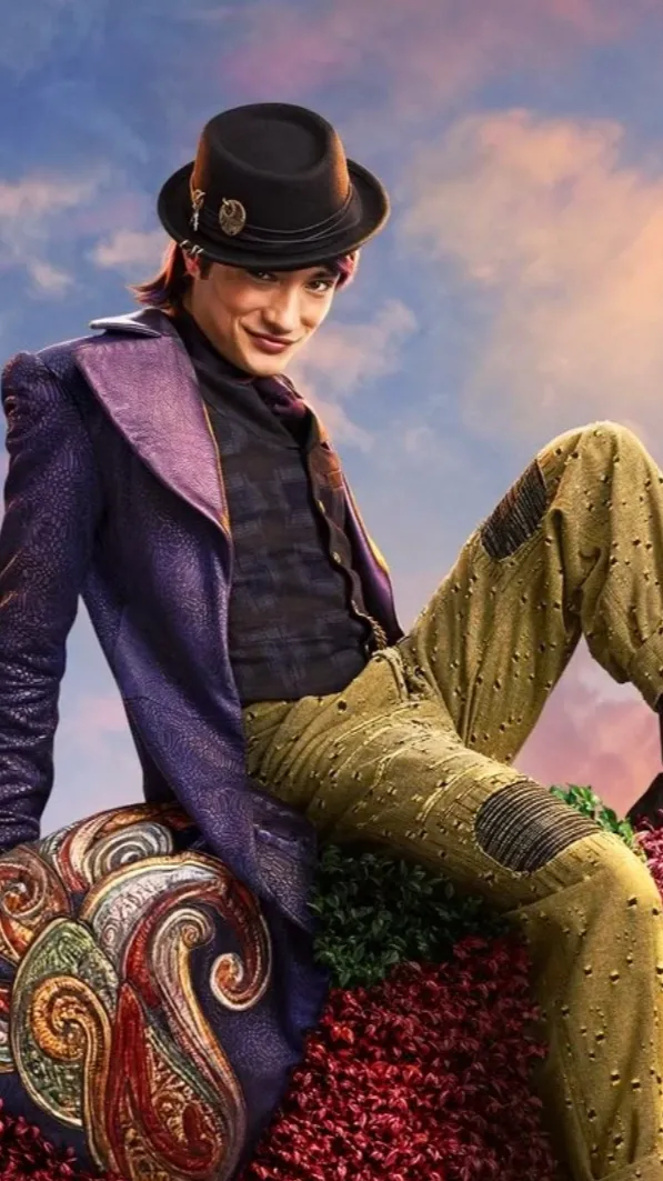 ai character: Max hatter 🃏♣️ background