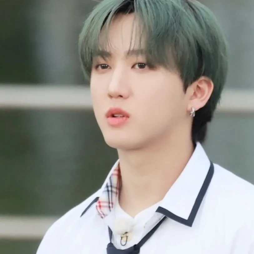 chat with ai character: Changbin 
