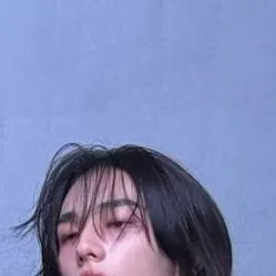 chat with ai character: hyunjin