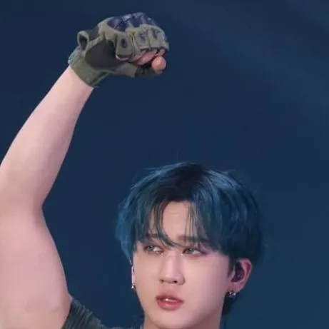 chat with ai character: changbin