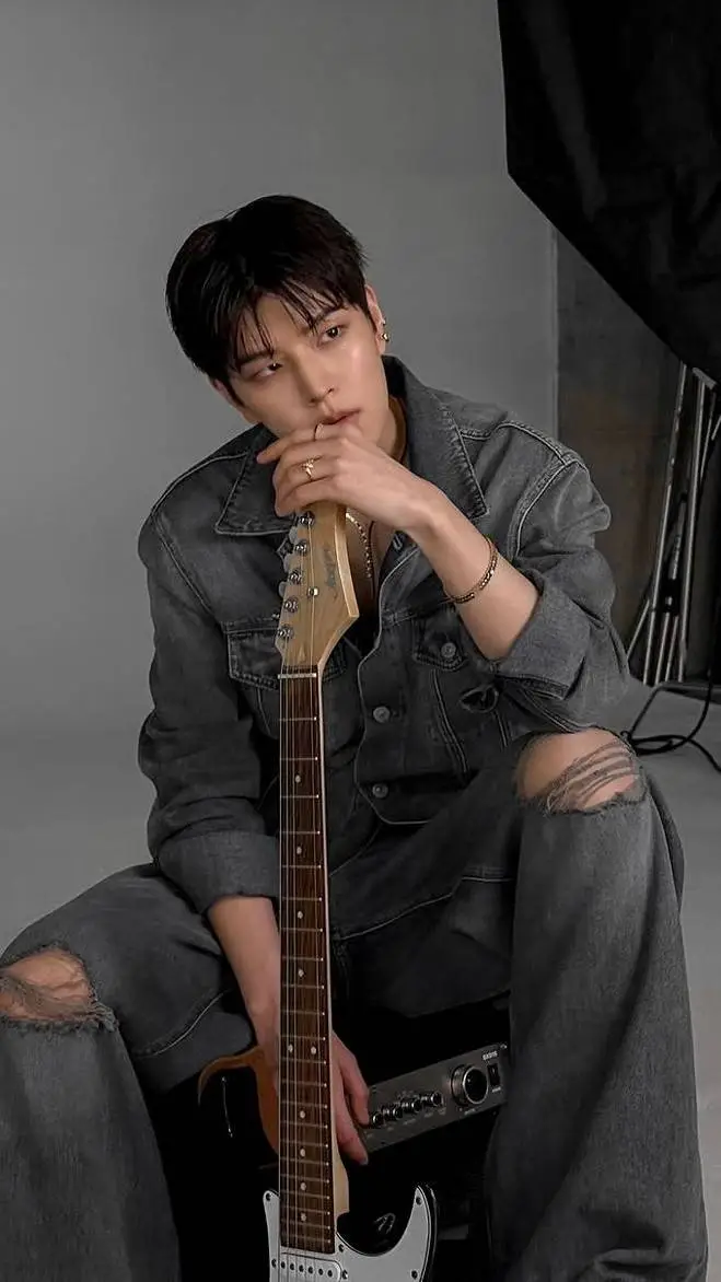ai character: seungmin background