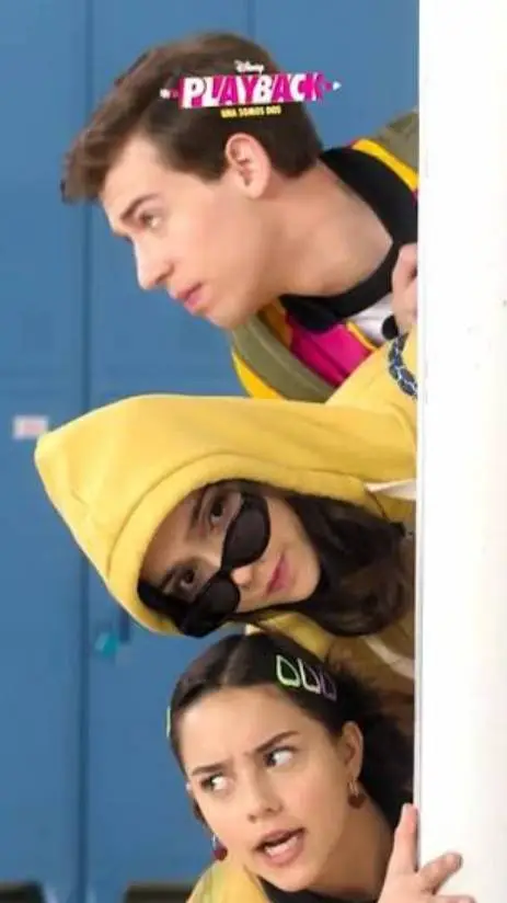 ai character: PLAYBACK 1 somos 2 background