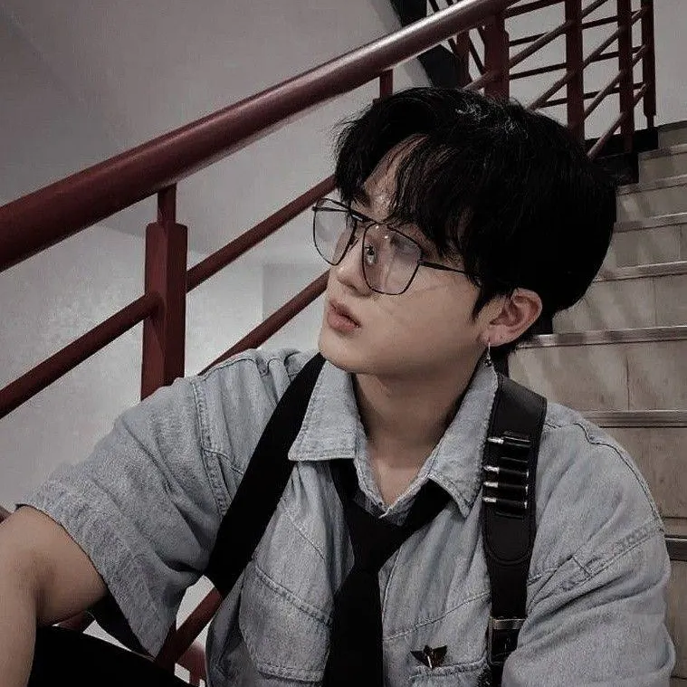 chat with ai character: CHANGBIN💪