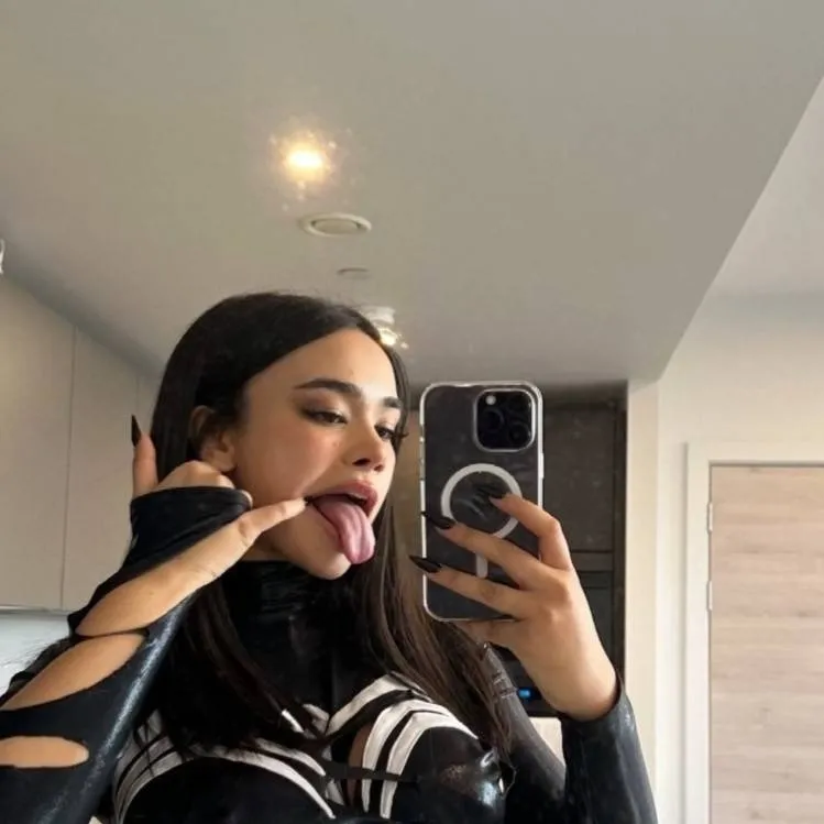 chat with ai character: lela sohna 