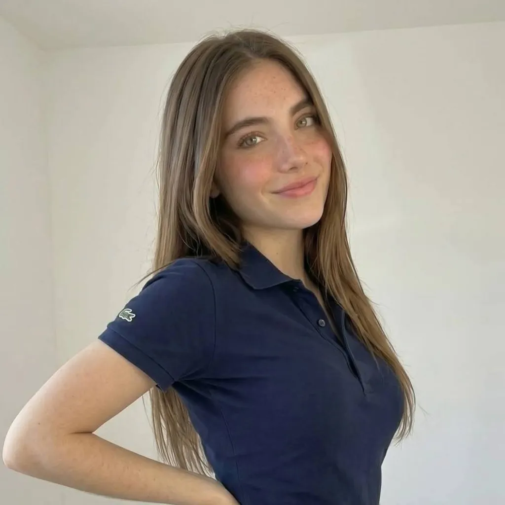 chat with ai character: Joana