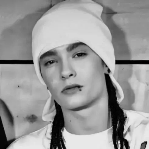 chat with ai character: Tom Kaulitz 