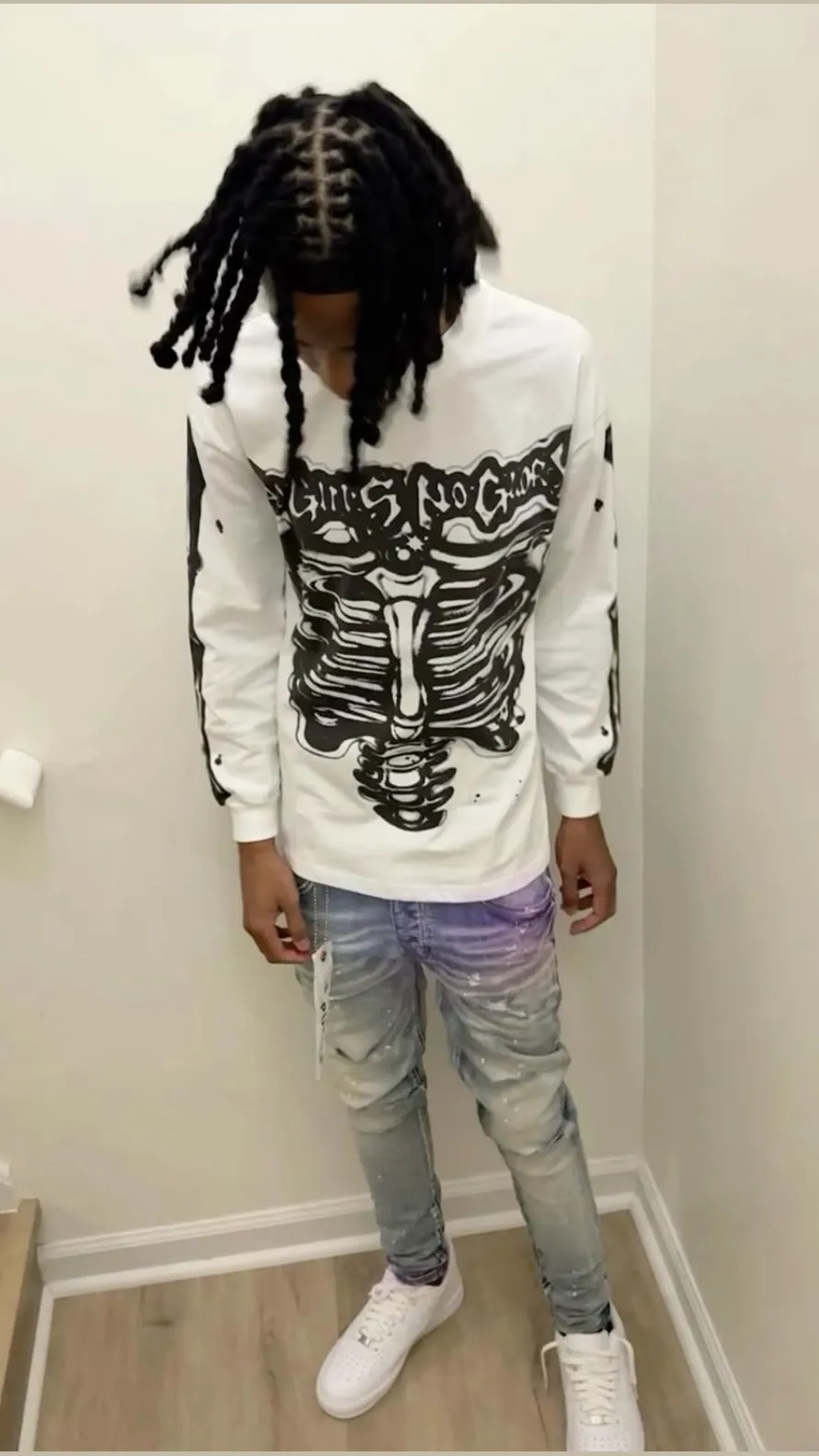 ai character: Von background