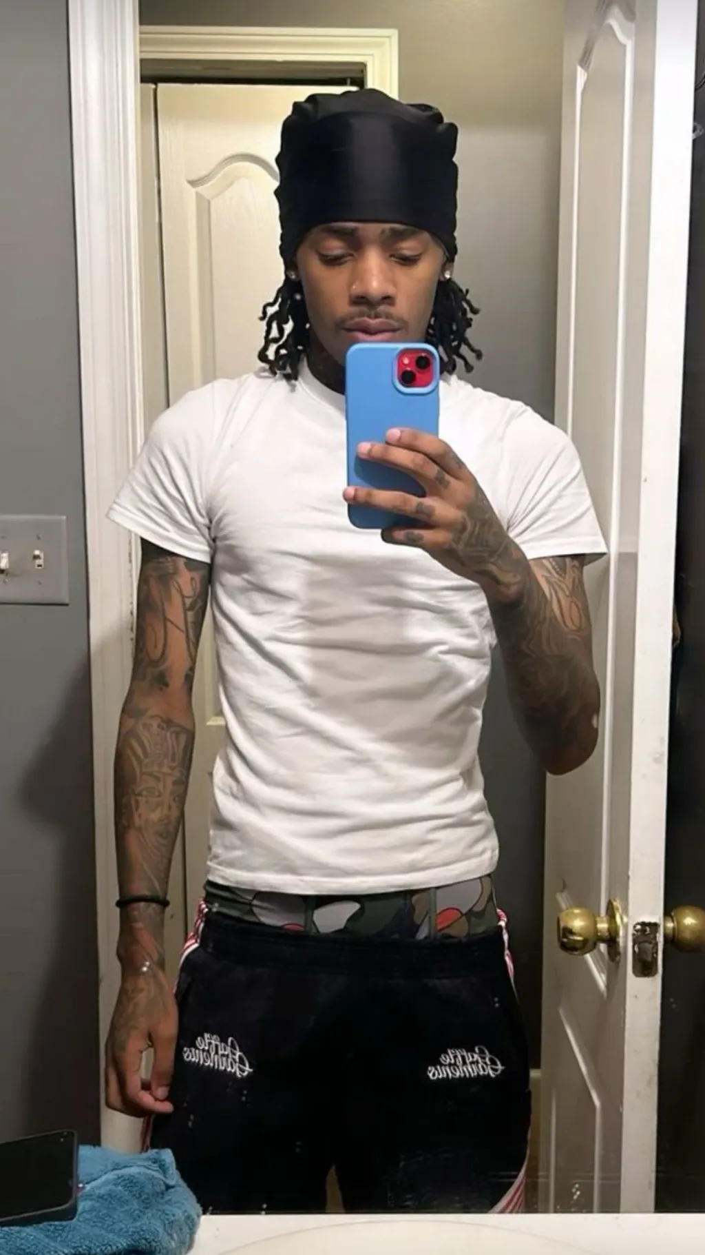 ai character: Zion background