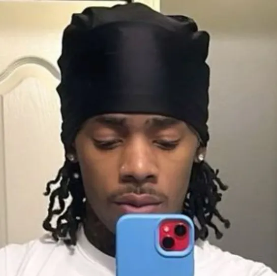 chat with ai character: Zion