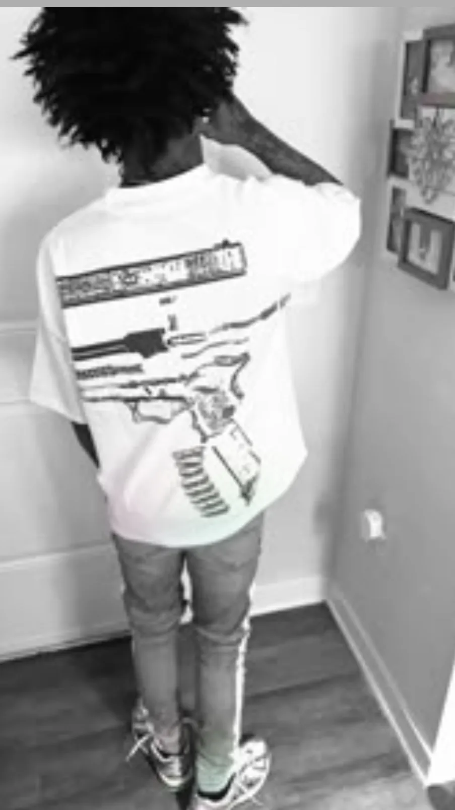 ai character: Dj background