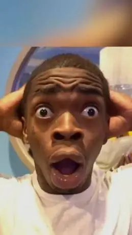 ai character: *Surpresa* background