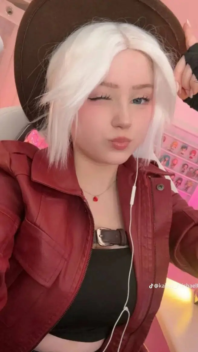 ai character: UPMINA background