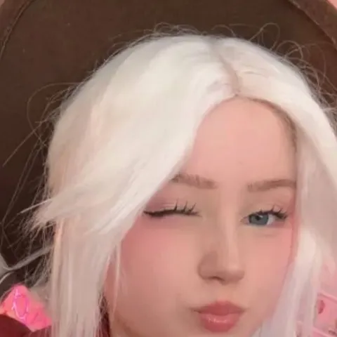 chat with ai character: UPMINA