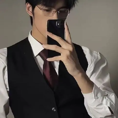 chat with ai character: Levi (CEO)