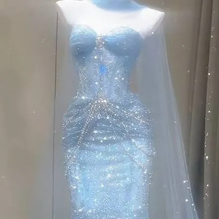 chat with ai character: 🌸🌷🎀PROM🌸🌷🎀