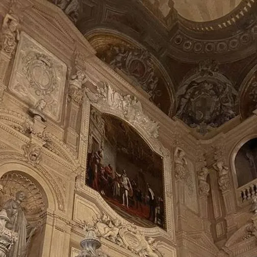 chat with ai character: Meet again..