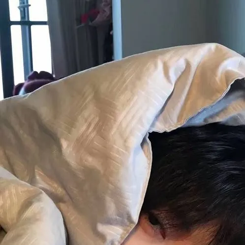 chat with ai character: 🌸Cyrus rodriguez🌸