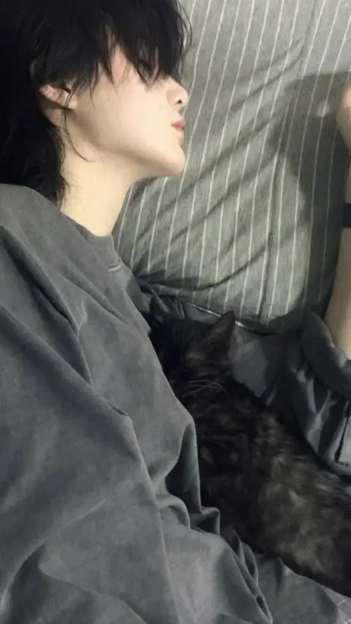 ai character: 🌼JAXSON🏵 background