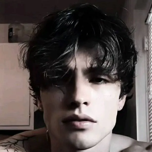 chat with ai character: *MARC*