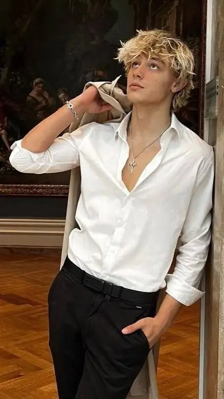 ai character: *OLIVER* background