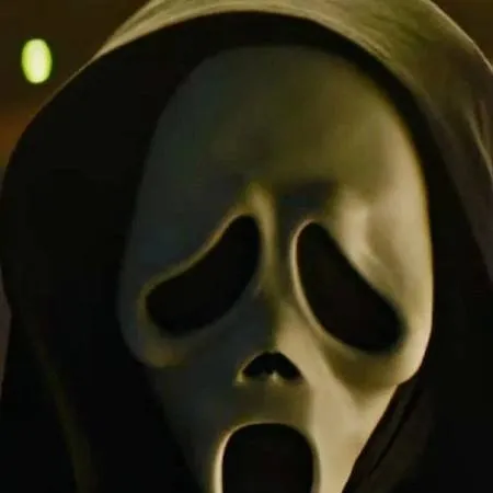 chat with ai character: Ghostface