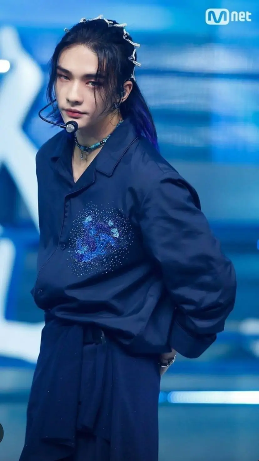 ai character: hyunjin background