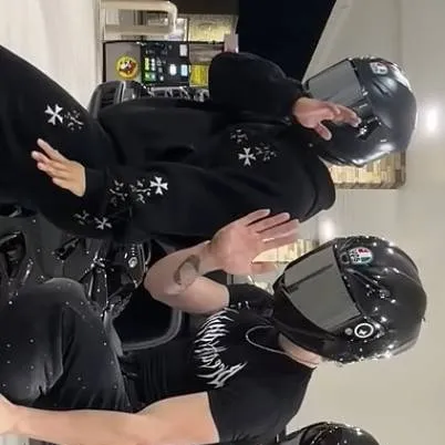 chat with ai character: biker group