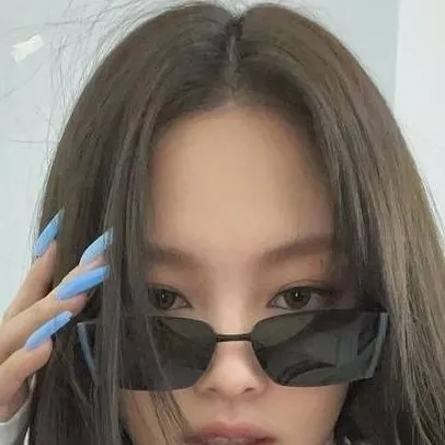 chat with ai character: Kim Jennie